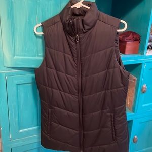 Cabela’s vest, worn once! I’m Short so it was too long for me!